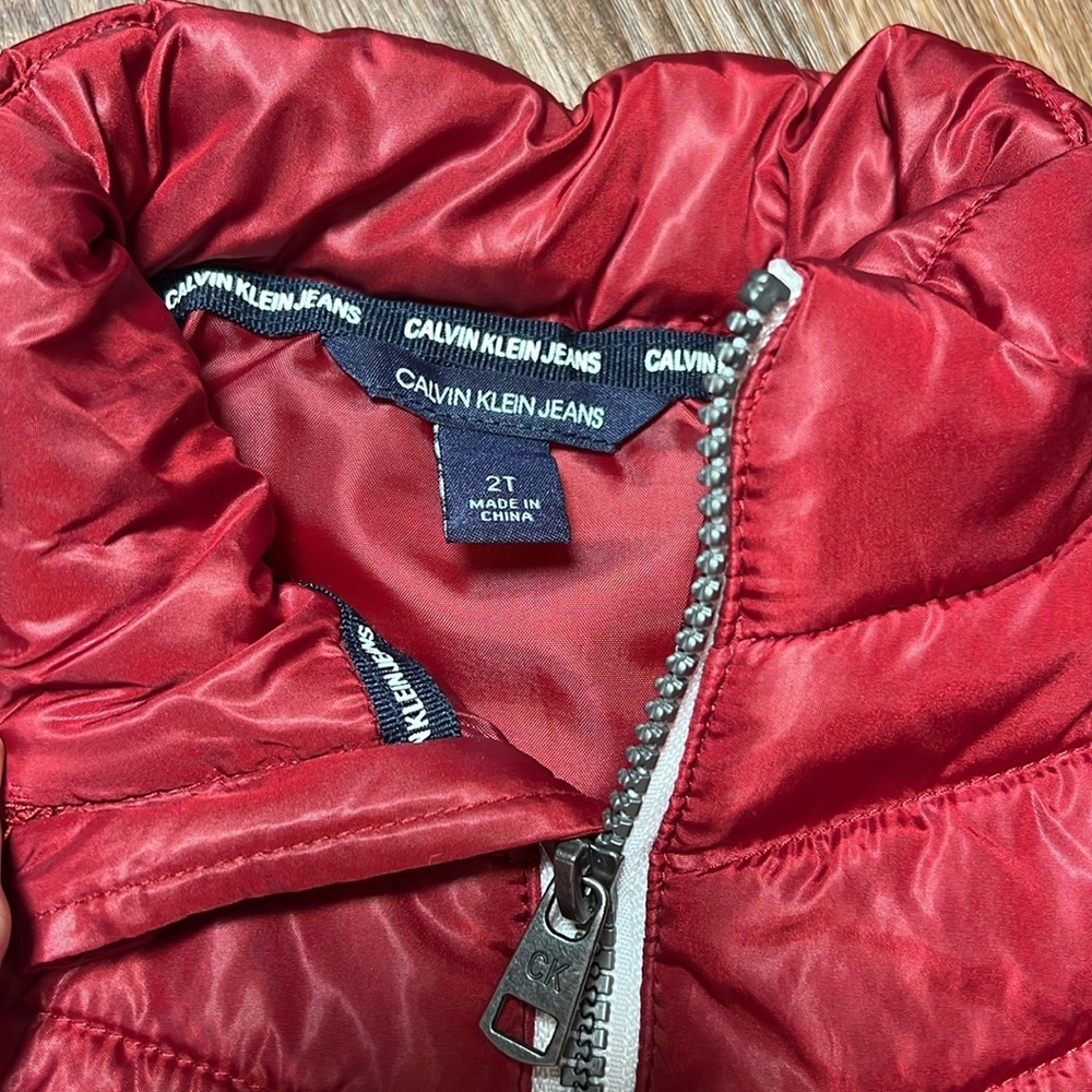 Calvin Klein Puffer Vest - Picture 4 of 4